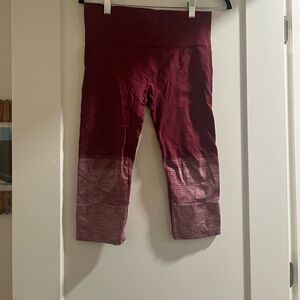 Lululemon size 6 maroon capris